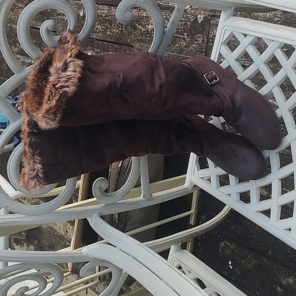 Shoes - Brown Boots/Fur